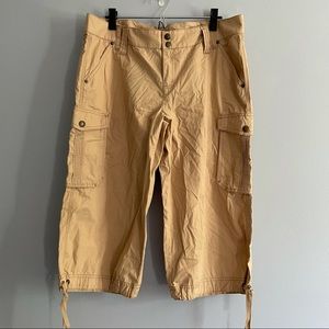 DKNY Cargo Capri Pants Sz 16